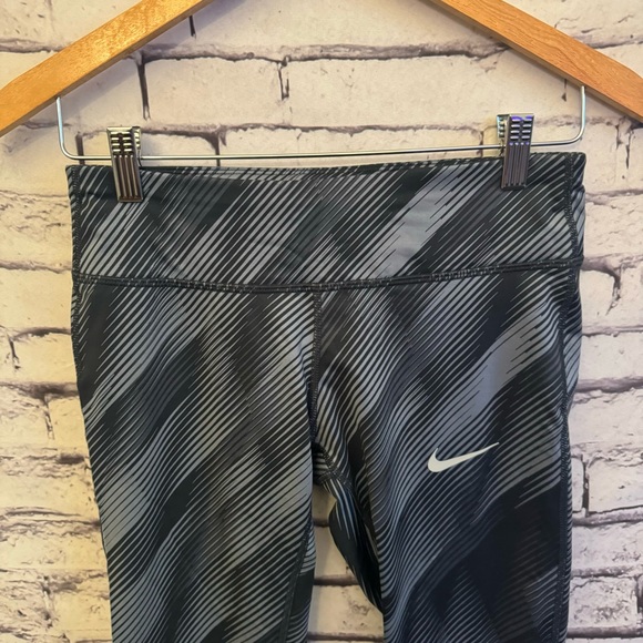 Nike Epic Run Cropped Dri-Fit Leggings SZ S - Picture 3 of 3